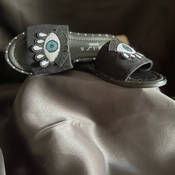 Unisa Sandals, “eye”, used, size 6.5-7. - Picture 3 of 4